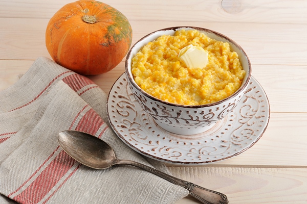 pumpkin porridge with butter pumpkin - Пшеничная каша с тыквой на молоке