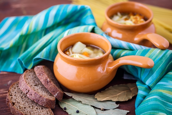 soup with noodles - Шурпа по-грузински в горшочках