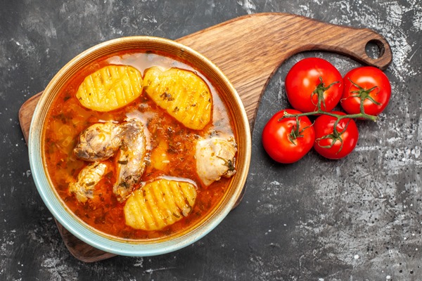 tasty chicken soup with potato - Шурпа из курицы