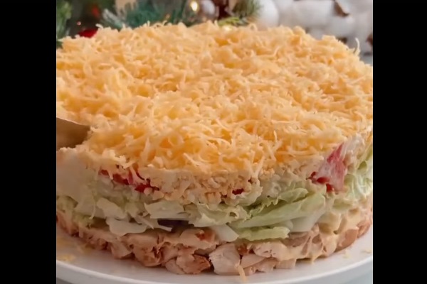 2024 12 26 007 - Слоёный салат из курицы и овощей