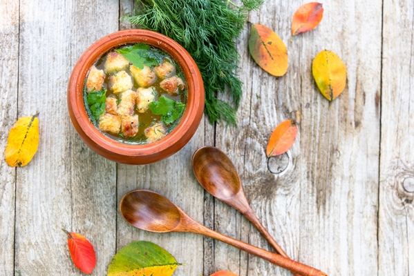 delicious soup with croutons clay pot - Уральская похлёбка в горшочке