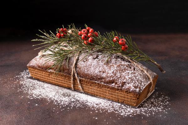 Постный штоллен с тофу и маком high angle christmas dessert with red berries - Постный штоллен с тофу и маком