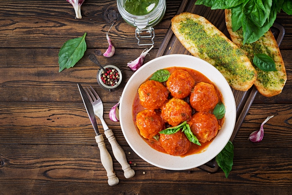 meatballs tomato sauce toast with basil pesto - Рыбные тефтели в томате