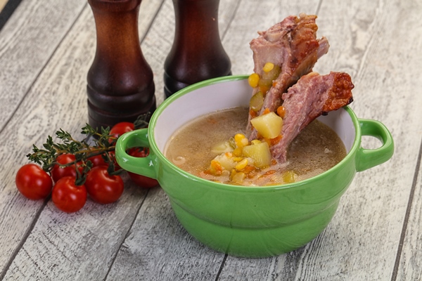Картофельный суп с копчёностями, горохом и солёными огурцами peas soup with ribs - Картофельный суп с копчёностями, горохом и солёными огурцами