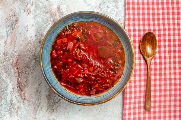 Борщ постный сладко-острый с мёдом top view delicious borsch ukranian beet soup white desk - Борщ постный сладко-острый с мёдом