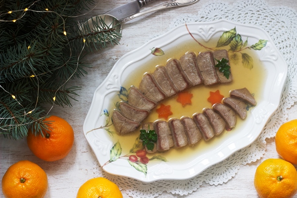 Заливное aspic tongue decorated with boiled carrots parsley 2 - Заливное