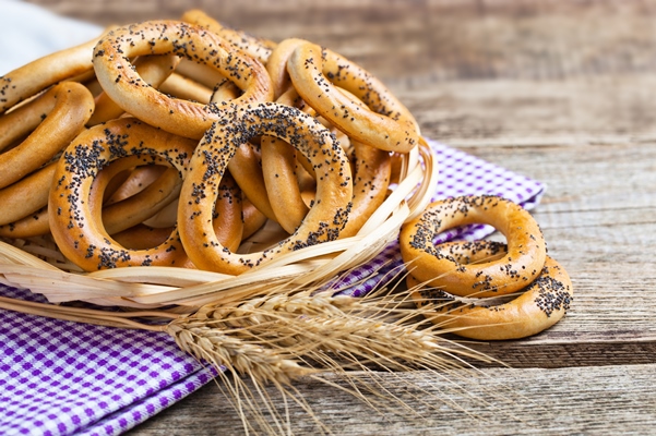Баранки домашние bagels with poppy seeds napkin - Баранки домашние