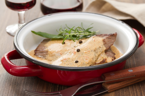 Клопсы (старинный рецепт) fried pork with pepper sauce dish brown - Клопсы (старинный рецепт)