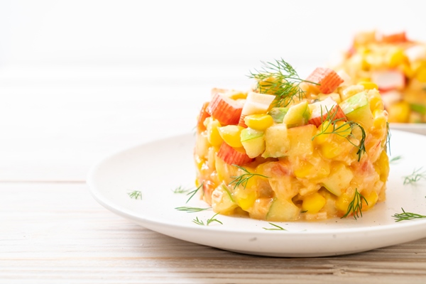mixed fruit salad with crab stick apple corn papaya pineapple - Салат с крабовыми палочками и манго