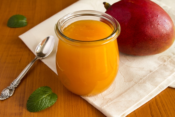 puree with mango napkin - Варенье из манго, лайма и пряностей
