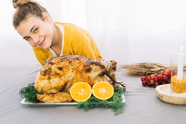 Индейка фаршированная (старинный рецепт) thanksgiving dishes with woman turkey - Индейка фаршированная (старинный рецепт)