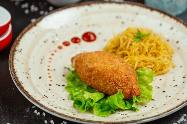 Зразы куриные chicken cutlet with french fries - Зразы куриные