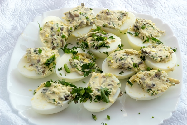Яйца, фаршированные грибами и желтком rug eggs invested mushrooms with egg yolks - Яйца, фаршированные грибами и желтком