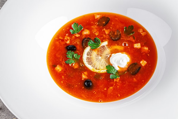 Постная солянка с фасолью по-монастырски close up solyanka soup with ingredients 1 - Постная солянка с фасолью по-монастырски