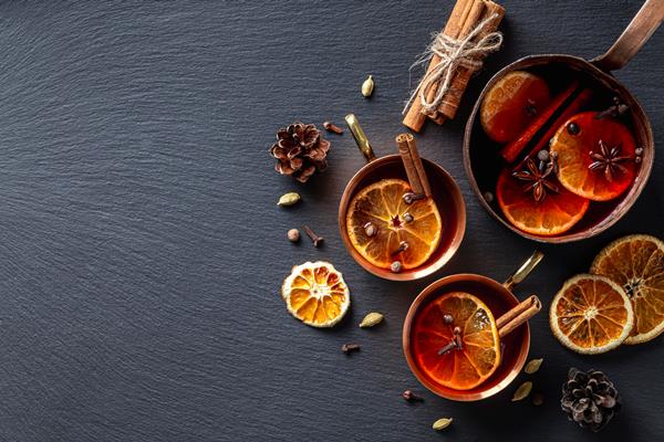 Костромской сбитень delicious mulled wine concept with copy space - Костромской сбитень