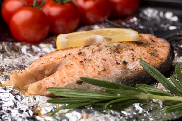 exotic cut slice seafood salmon tomatoes 1 - Заговенье на Великий пост: лучшие горячие блюда