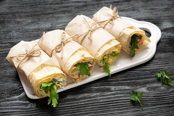 Постные овощные роллы high angle burritos plate - Постные овощные роллы