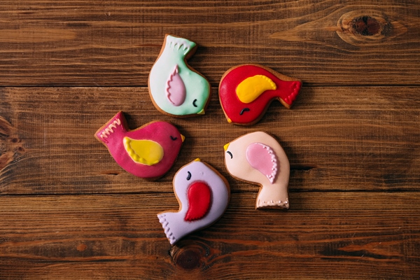 Жаворонки пресные ржано-пшеничные holiday cookies gingerbread bird glaze circle center color sweetness 1 - Жаворонки пресные ржано-пшеничные