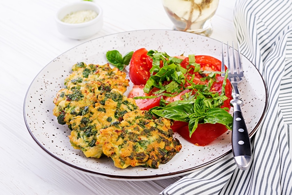 Икряные оладьи в темпуре baked steak chopped chicken fillet with spinach side dish tomatoes salad european cuisine dietary food - Икряные оладьи в темпуре