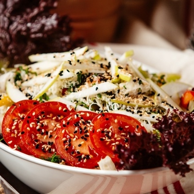 Салат из корня сельдерея с копчёным палтусом