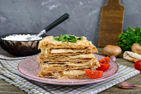 Сканцы карельские повседневные pie casserole pita with mushrooms cottage cheese cheese plate wooden background layer cake - Сканцы карельские повседневные