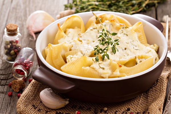 zapecennaa pasta s tvorogom - Жареные грибы дождевики в сметанно-чесночном соусе