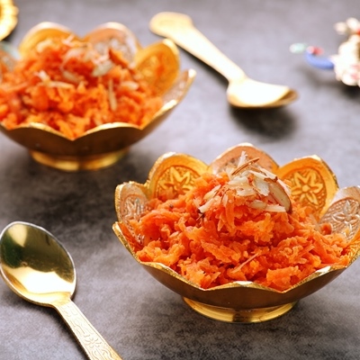 Морковный салат с ягодным соком и мёдом