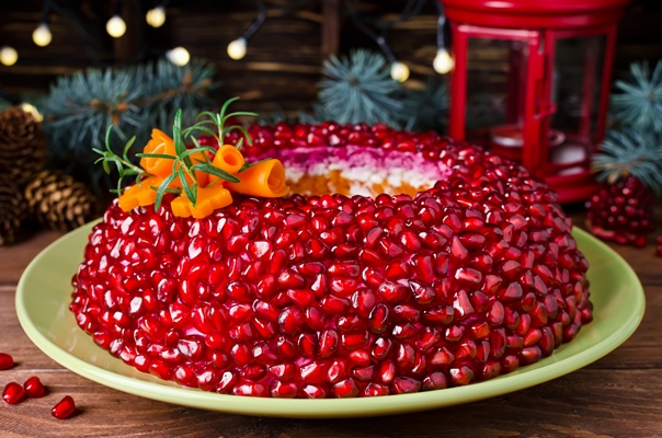 braslet salad garnet s granatom - Салат "Гранатовый браслет" с копчёной курицей и чесноком