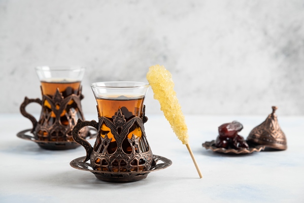 fragrant turkish tea white surface - Коричный напиток с кардамоном по-турецки