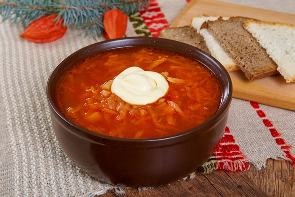 krasnyi sup bors - Грибные кислые щи со сметаной и сливочным маслом