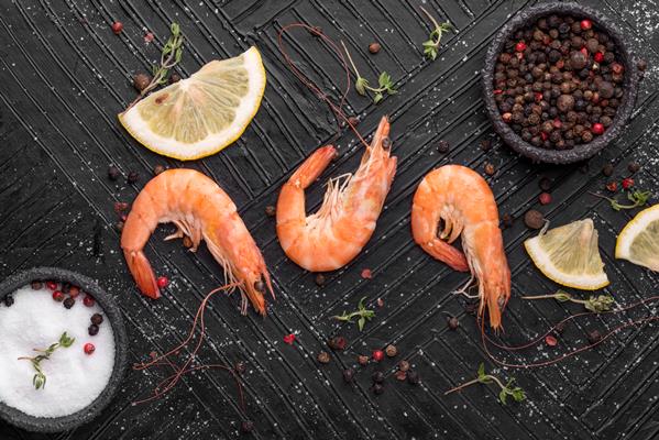 Как правильно варить креветки top view arrangement seafood shrimps - Как правильно варить креветки