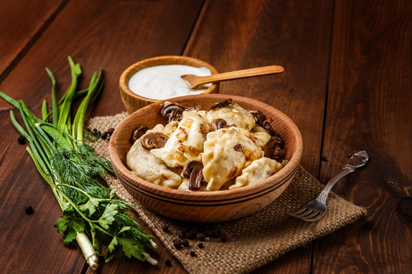Постные грибные вареники с овощами без картофеля traditional ukrainian food dumplings varenik - Постные грибные вареники с овощами без картофеля