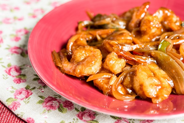 Креветки в кисло-сладком соусе close up shrimp food plate - Креветки в кисло-сладком соусе