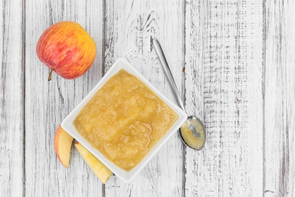 homemade applesauce selective focus - Диетический яблочный соус