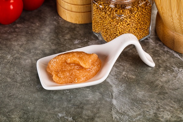 cod fish roe snack bowl - Жареная икра с луком