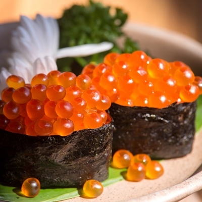 Суши с красной икрой