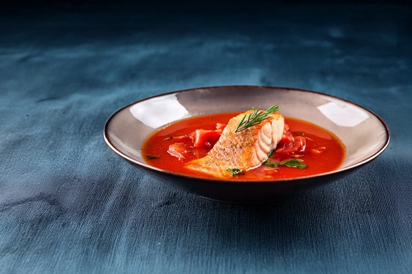 Венгерская острая уха (халасле) salmon tomato soup - Венгерская острая уха (халасле)