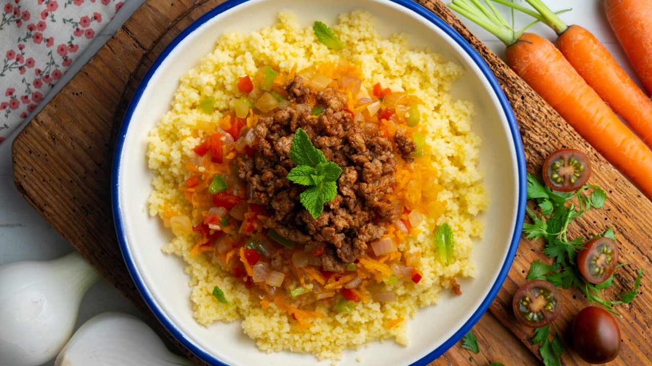 Кускус с соусом болоньезе