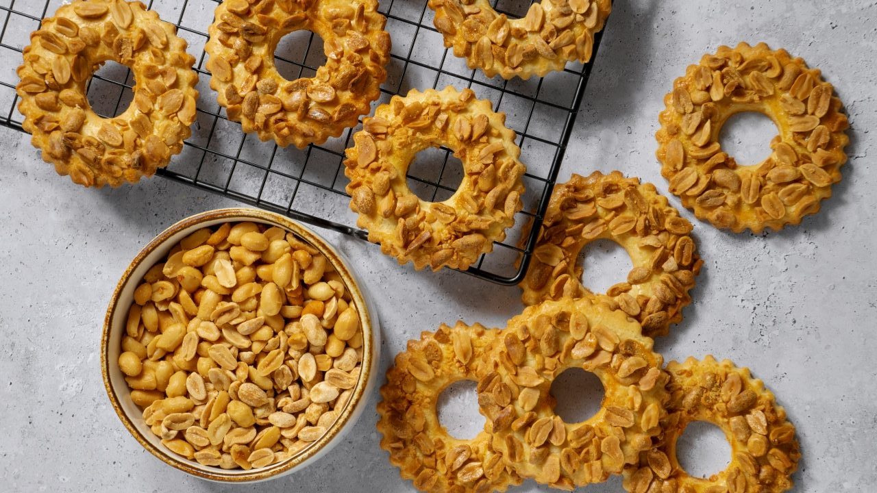 Постные песочные кольца с арахисом
