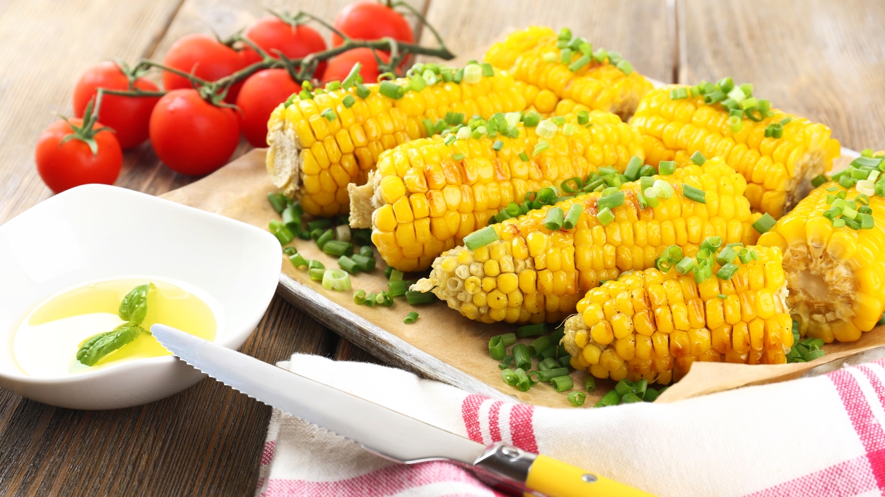 Кукуруза, запечённая в фольге