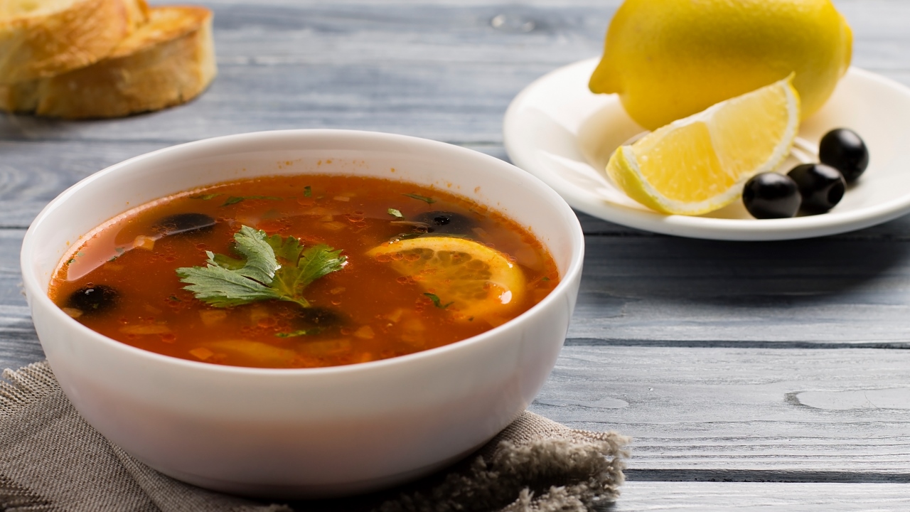 Постная солянка с рыбными консервами