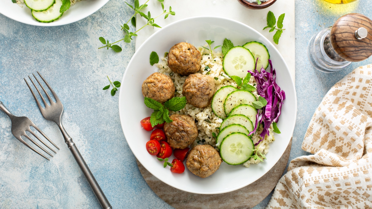 Митболы с творогом и сыром