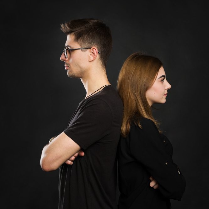 Лекарства от смерти семьи <br><span class=bg_bpub_book_author>Юлия Комарова</span>