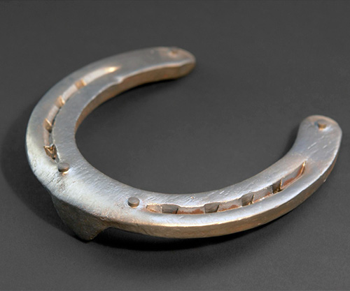 История подковы: Приметы и суеверия связанные с подковами