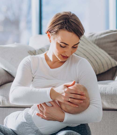 Консультант по грудному вскамливанию – не жёсткий учитель, а помощник кормящей мамы