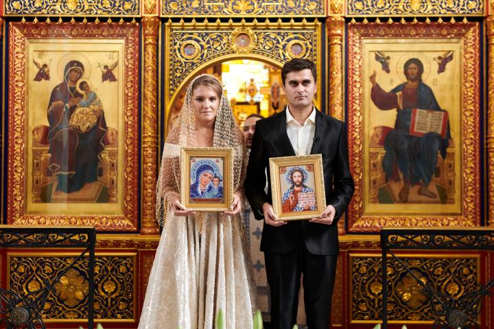 382. Алексей и Анна